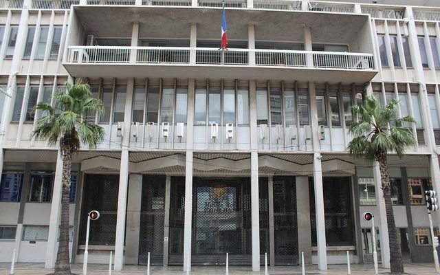 La façade de l’hôtel de ville de Toulon, un bâtiment public.